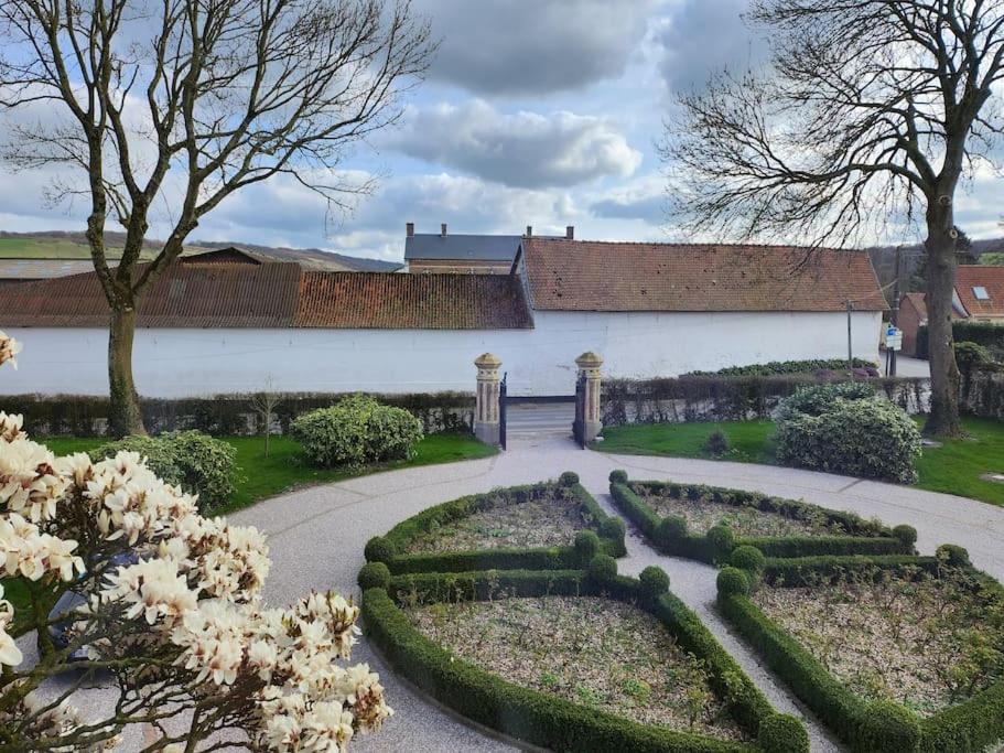 Manoir Aux Roses, Gite 15 Personnes Avec Spa Bonningues-lès-Ardres Extérieur photo